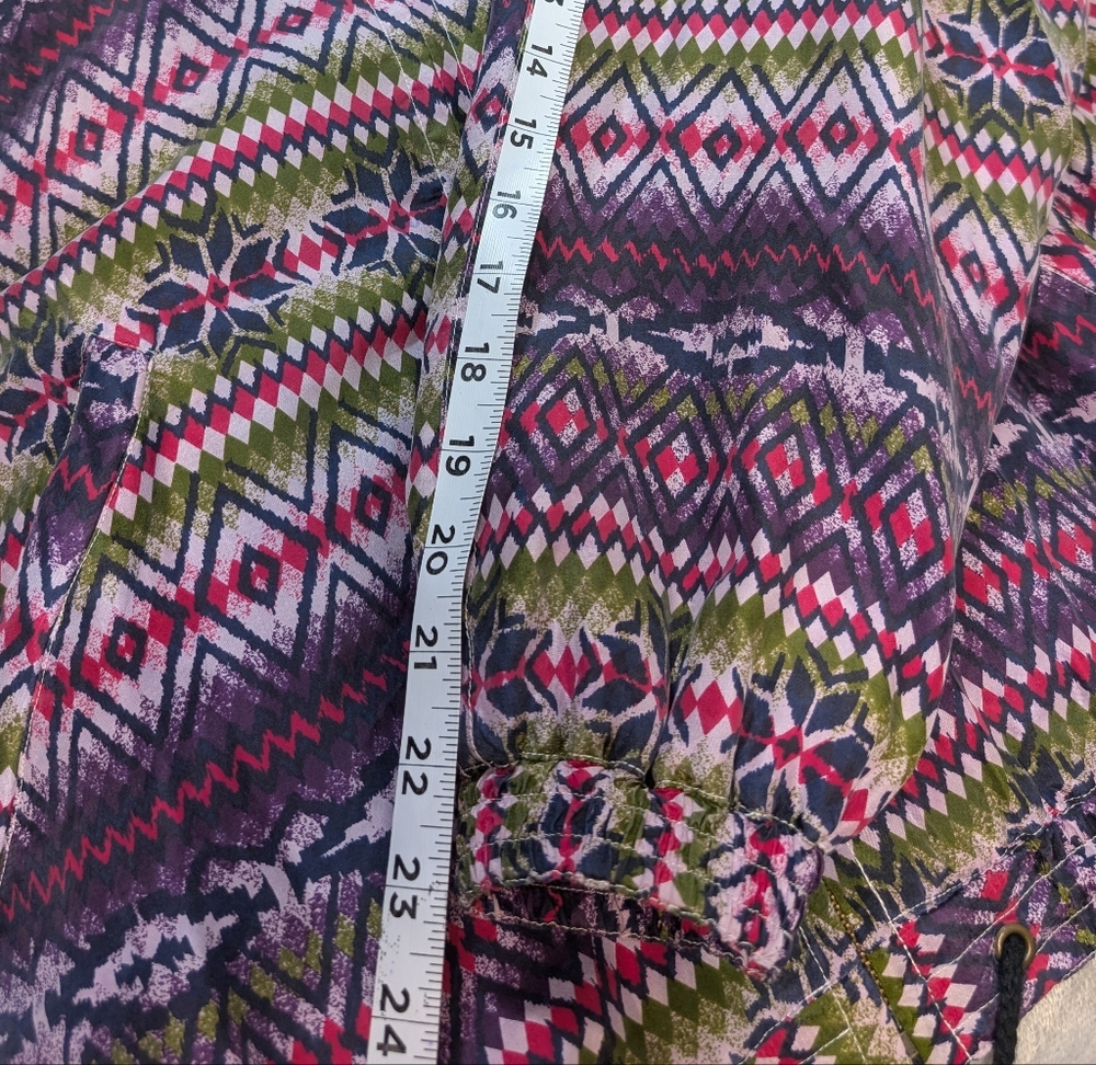 Colorful Patterned Pullover Jacket - Picture 13 of 13